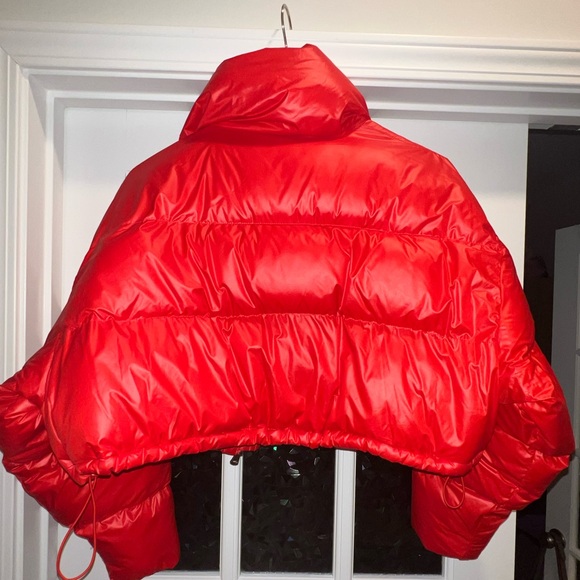 Urban Outfitters Cropped Red Puffer - Picture 4 of 6